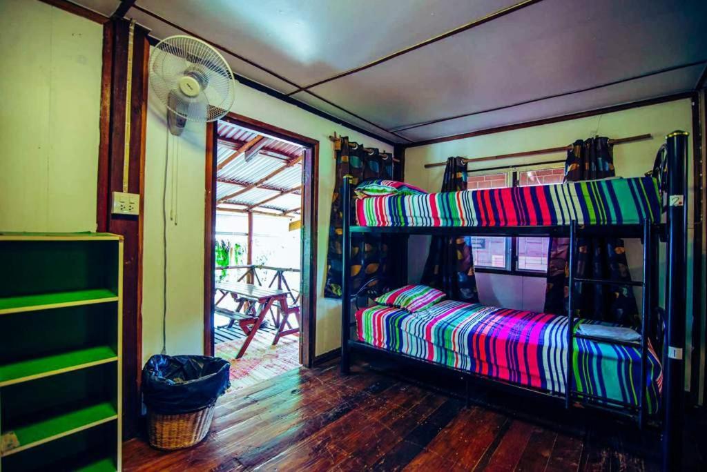 Bananas Resort & Restaurant Tha Lane Bay Екстер'єр фото