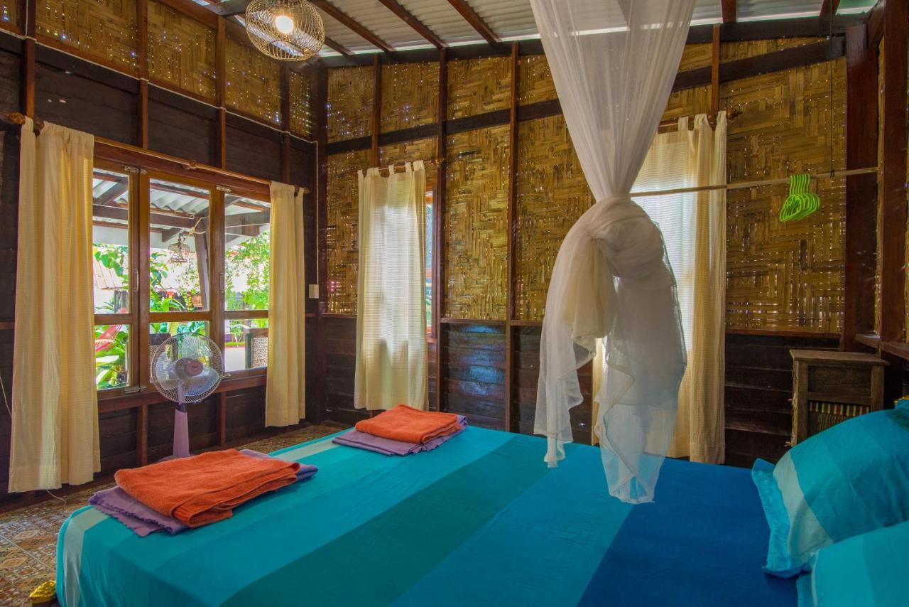 Bananas Resort & Restaurant Tha Lane Bay Екстер'єр фото